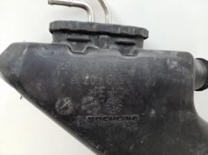Mercedes Benz C-Class 205 (2014–2021) Scheibenwaschbehälter vorne A2058600260 - 3