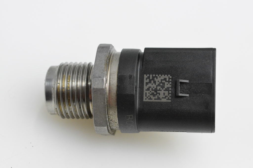 Used BMW 3 SERIES High pressure fuel line sensor 0281002948
