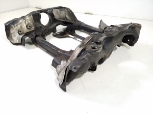 Mercedes Benz CL-Class C216 (2006–2014) Eesmine alusraam A2216200887 - 2