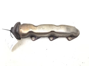  Exhaust manifold 