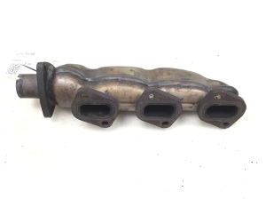  Exhaust manifold 