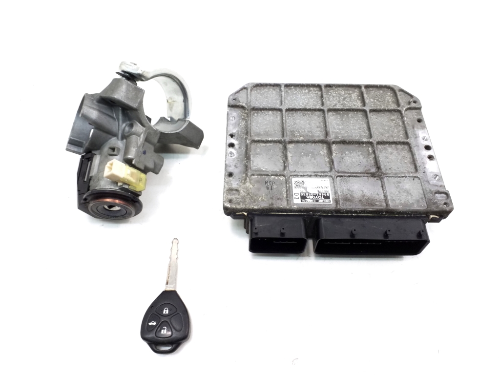 TOYOTA Avensis T27 Motora ECU komplekts 20381849