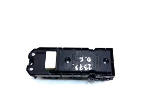 TOYOTA Prius W50 (2015–2020) Esiukse klaaslüliti 8404047080 - 2