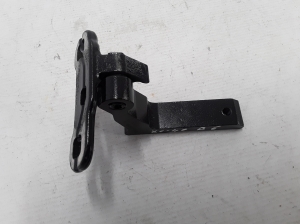 Rear side door lower hinge - 31457100