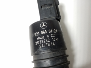 Mercedes Benz E-Class W207 (2009–2017) Front windshield washer pump A2218690121 - 2