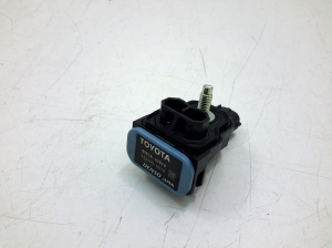 TOYOTA Prius W50 (2015–2020) Airbagsensor 8983A47010