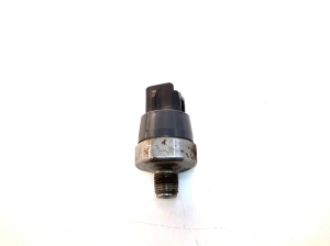 TOYOTA Prius W50 (2015–2020) Oil sensor 8353012060 - 2