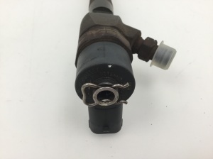  Fuel injector 