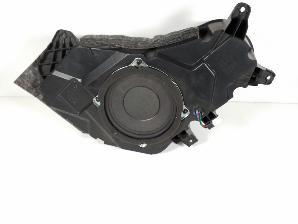 HYUNDAI ix35 1 generation (2009-2015) Subwoofer 963802S000 21898431