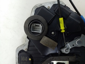TOYOTA Avensis T27 (2008–2019) Front door lock - 2