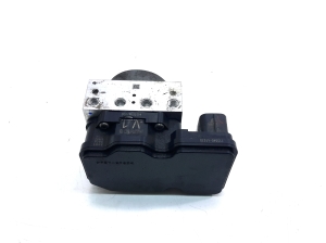 TOYOTA Prius W50 (2015–2020) ABS unit 4451047070 - 3