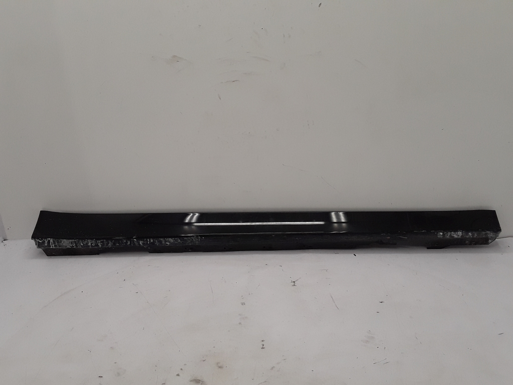 Used BMW 3 SERIES Exterior sill trim 51777312752