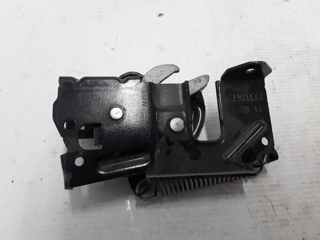 Used BMW 3 SERIES Engine cover lock 7242549