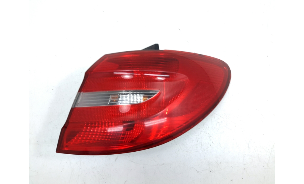 MERCEDES-BENZ B-Class W246 (2011-2020) Galinis dešinys žibintas A2468200264 20382140