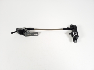   Rear fork windscreen lift mechanism 