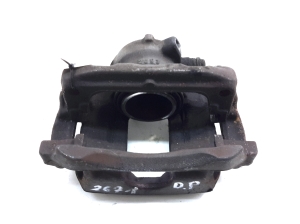 Mercedes Benz B-Class 246 (2011–2017) Brake caliper A0004216881 - 4