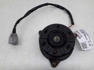TOYOTA Auris E15 (2006–2012) Kühlerlüftermotor 163630D120 - 2