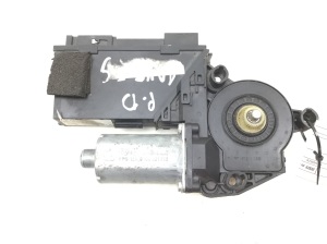 Volkswagen Touareg I (2002–2010) Front door window regulator motor 7L0959792A - 3