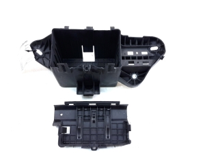 Mercedes Benz B-Class 246 (2011–2017) Battery holder A2465450440 - 3