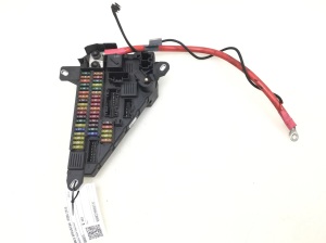 Fuse box in the trunk - 6906619