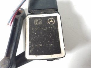 Mercedes Benz GL-Class 164 (2006–2012) Andur tagumisel rummul A0105427717 - 2