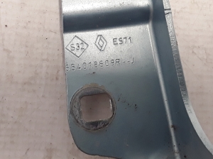  Engine cover hinge 