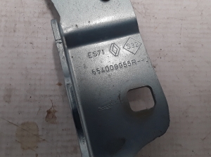  Engine cover hinge 