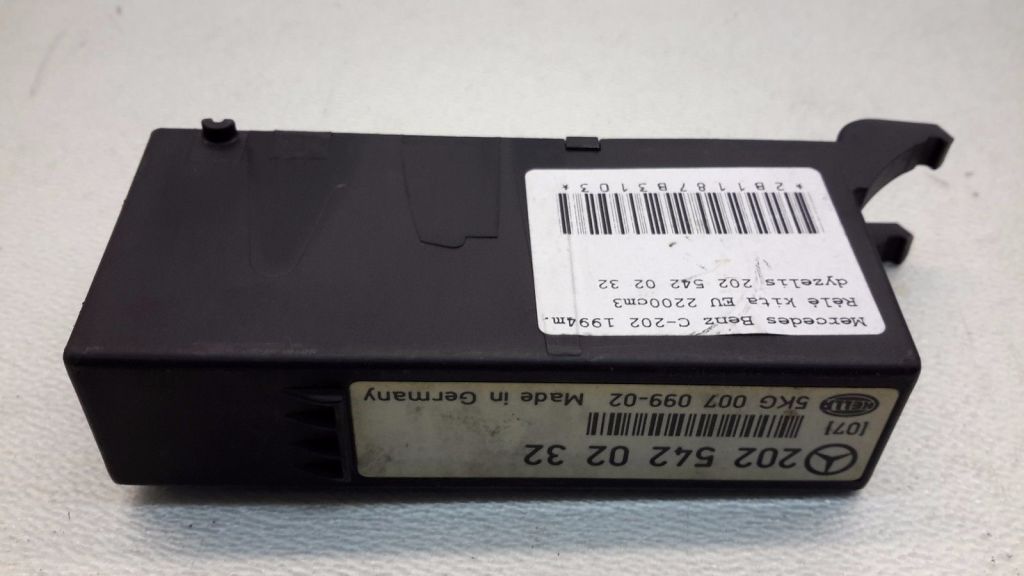 MERCEDES-BENZ C-Class W202/S202 (1993-2001) Relays A2025420232 20975589