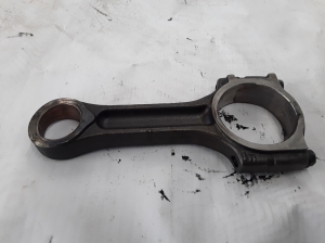  Connecting rod 