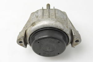 BMW 3 SERIES E90 (2004–2013) Mootoripadi 13981112 - 3