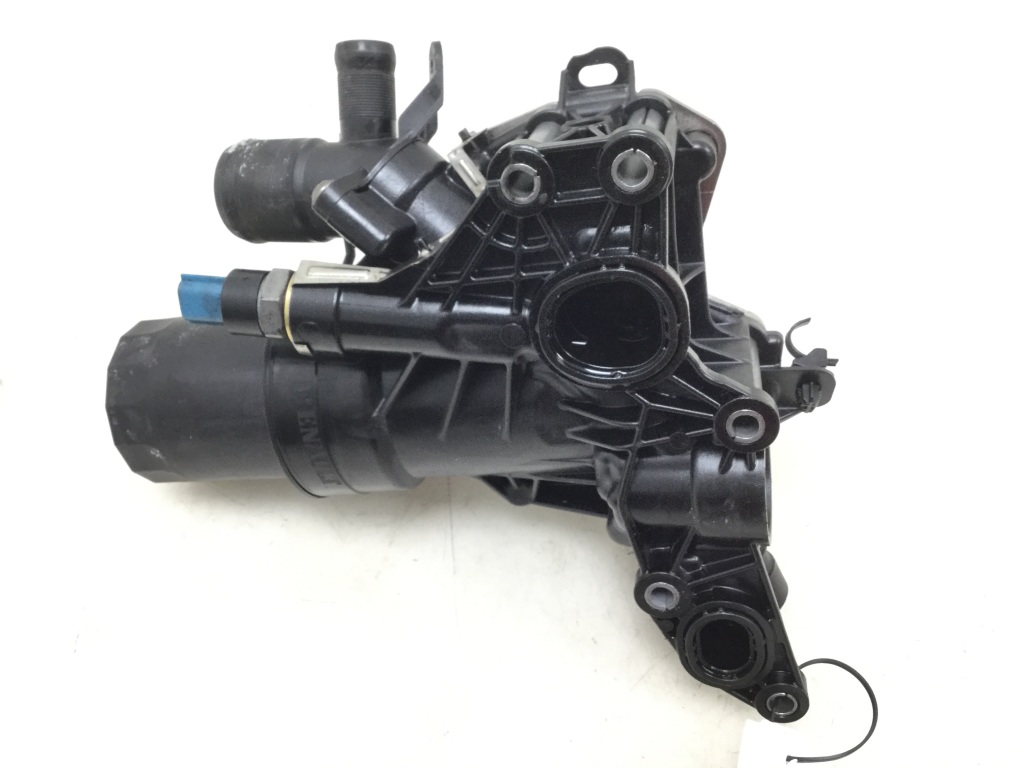 Used NISSAN Qashqai Oil filter housing