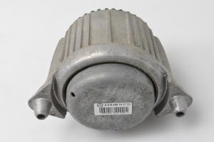 Mercedes Benz E-Class W212 (2009–2015) Engine mount A2122401417 - 2