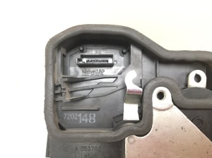 BMW 5 SERIES E61 (2004–2010) Rear side door lock 7202148 - 3