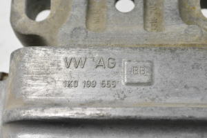 Volkswagen Golf V (2003–2009) Mootoripadi 1K0199555 - 2