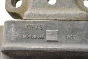 Volkswagen Touran I (2003–2010) Engine mount 1K0199555 - 2