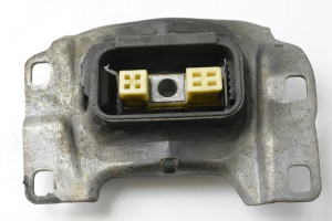 Ford Kuga (2008–2012) Mootori kinnitus V617M121 - 2