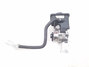 BMW 3 SERIES E46 (1998–2007) Power steering pump and its components 6756575 - 4