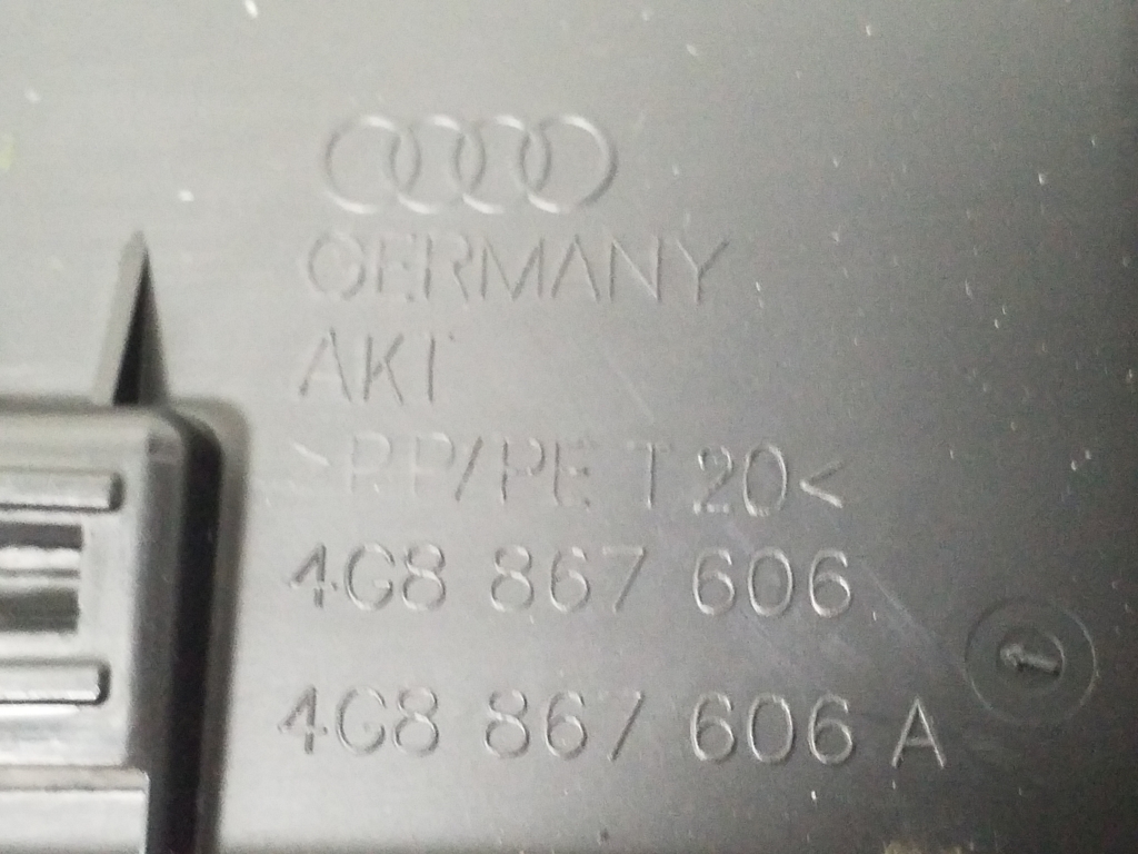 AUDI A7 C7/4G (2010-2020) Обивка крышки багажника 4G8867606 21899528