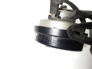 Mercedes Benz R-Class 251 (2006–2017) Horn A2515420420 - 2