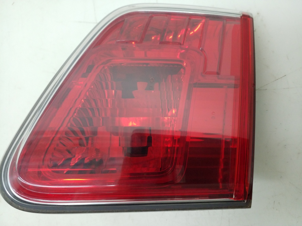 TOYOTA Avensis T27 Right Side Tailgate Taillight 8158005100 20976183