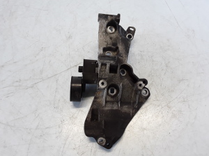 RENAULT Megane III (2008–2016) Generaatori kinnitus 8200669495 - 3