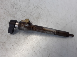  Fuel injector 