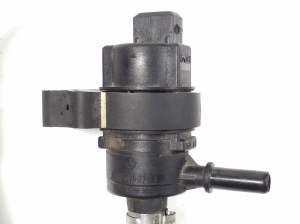 Mercedes Benz R-Class 251 (2006–2017) Magnetventil A2124702793 - 3