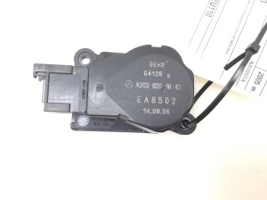 Stellmotor Heizungsklappe - A2038201642