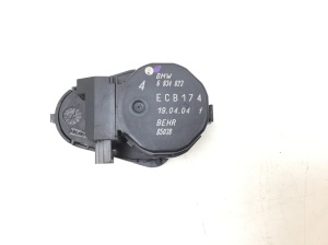 Heater flap actuator - 6934823
