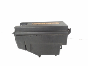   Sicherungskastengehäuse unter der Motorhaube  - A2515400524 
