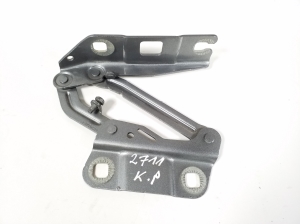  Engine cover hinge 