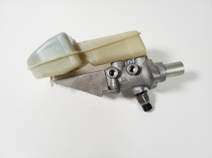  Brake fluid reservoir 