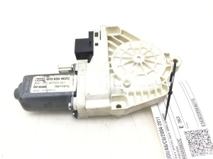  Rear side door window motor 