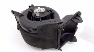 Mercedes Benz C-Class 203 (2000–2007) Salongi puhuri mootor A2038300308 - 3
